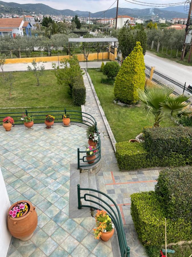Seaside Apartment With Private Garden Néa Ankhíalos Extérieur photo